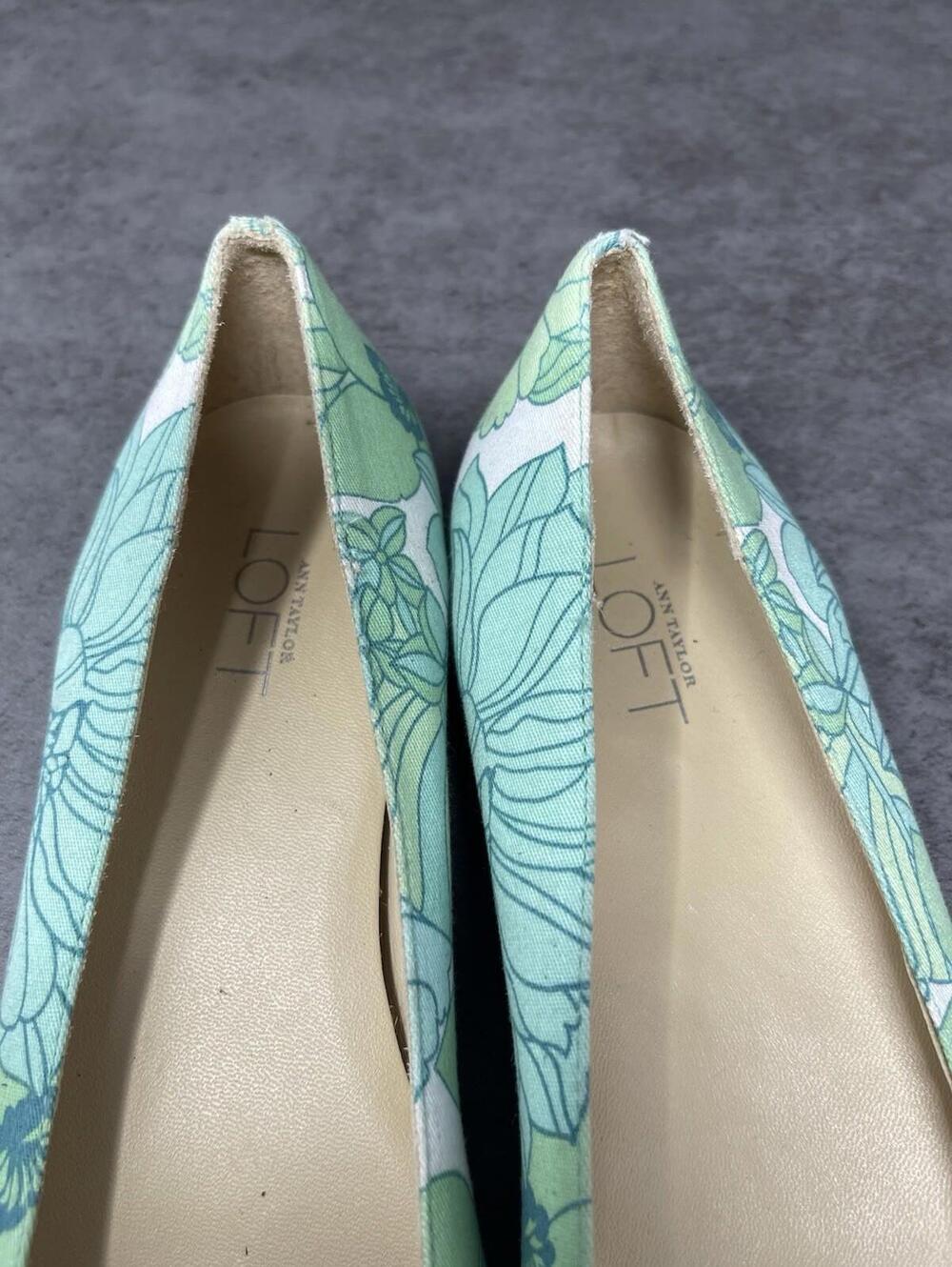 Ann Taylor LOFT Ballet Flats Womens Size 5.5 Green Floral Slip On Shoes - Picture 8 of 8